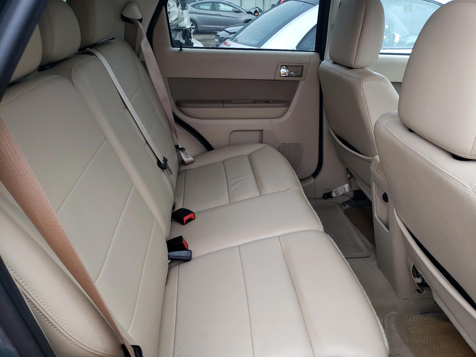 Photo 6 from auction – 2010 FORD ESCAPE LIM with VIN 1FMCU0EG2AKC15548
