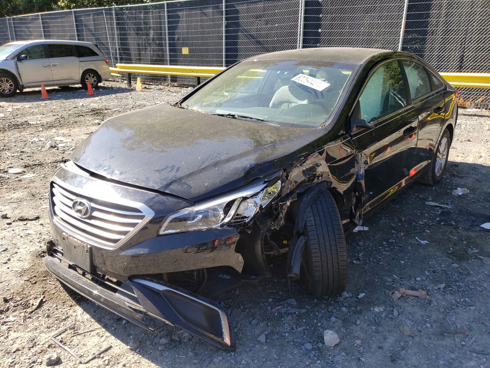 Photo 2 from auction – 2017 HYUNDAI SONATA SE with VIN 5NPE24AF8HH493628
