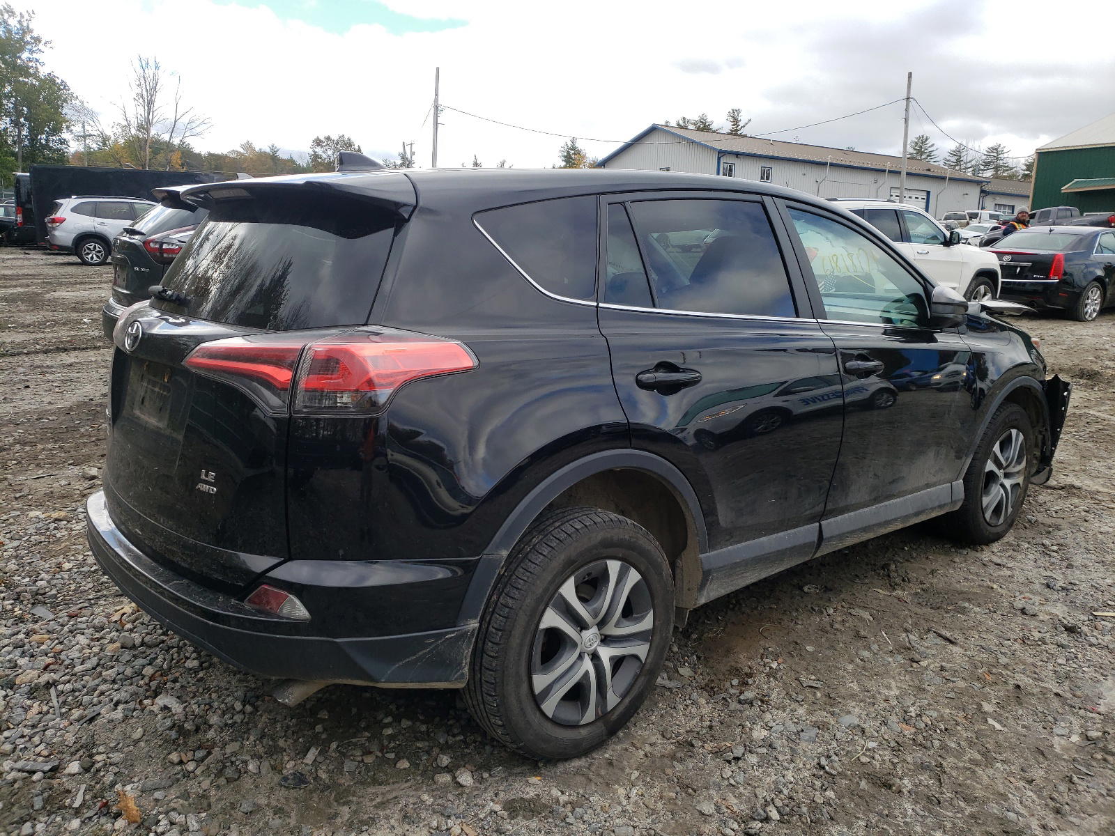 Photo 4 from auction – 2017 TOYOTA RAV4 LE with VIN 2T3BFREV2HW667322