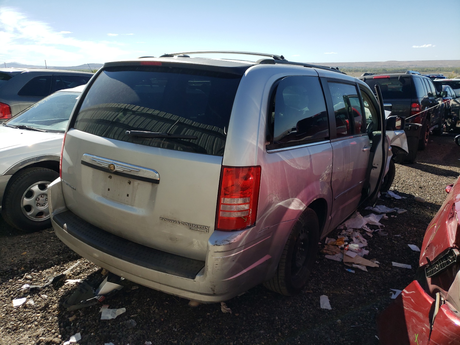 Photo 4 from auction – 2010 CHRYSLER TOWN & COU with VIN 2A4RR5D16AR270638