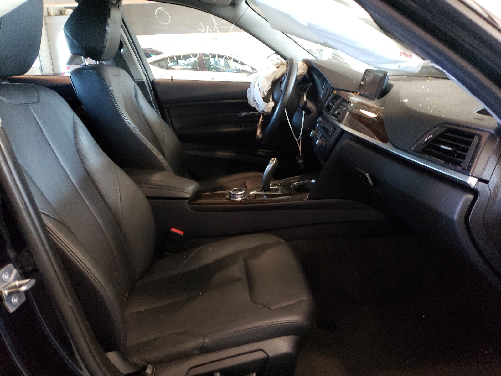 Photo 5 from auction – 2014 BMW 3 SERIES with VIN WBA3D5C51EKX97955