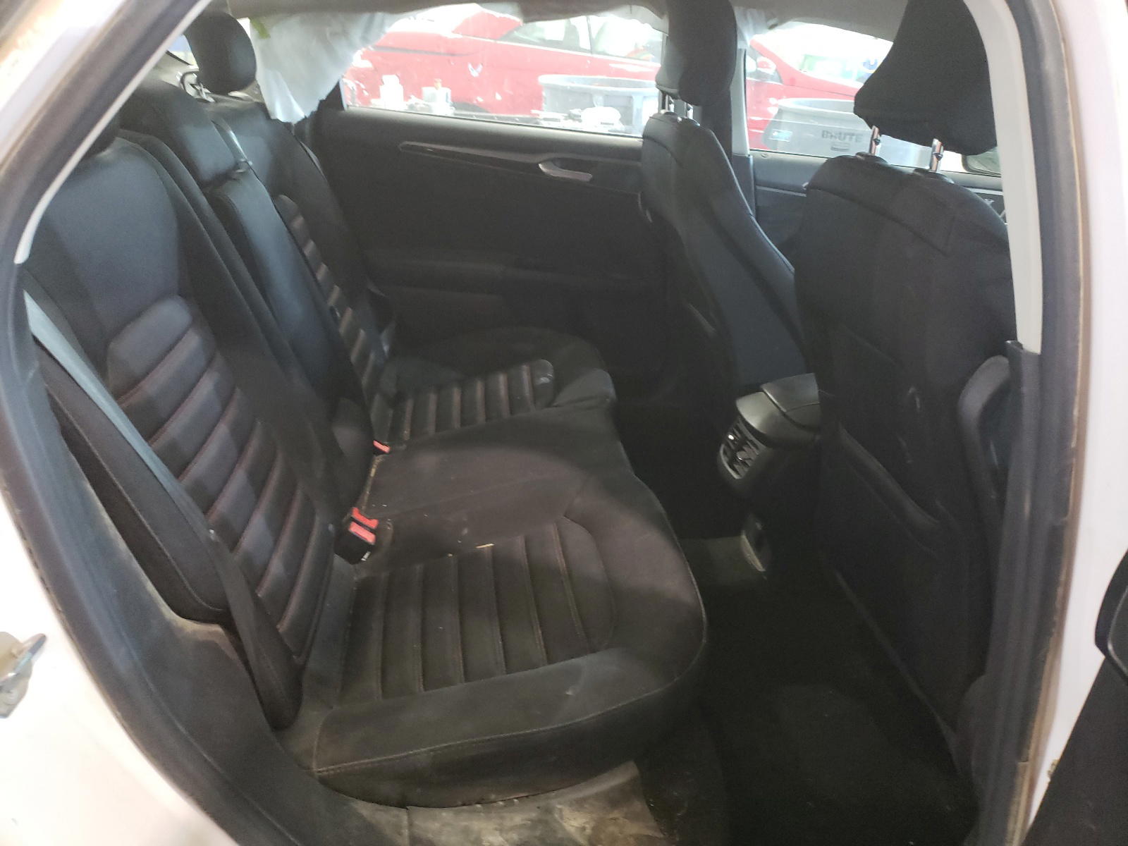 Photo 6 from auction – 2016 FORD FUSION SE with VIN 3FA6P0H72GR310528
