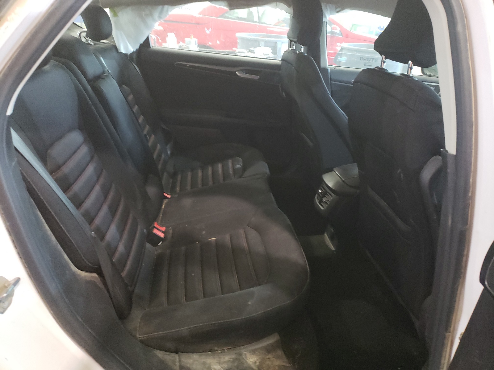 Zdjęcie 6 z aukcji – 2016 FORD FUSION SE z VIN 3FA6P0H72GR310528