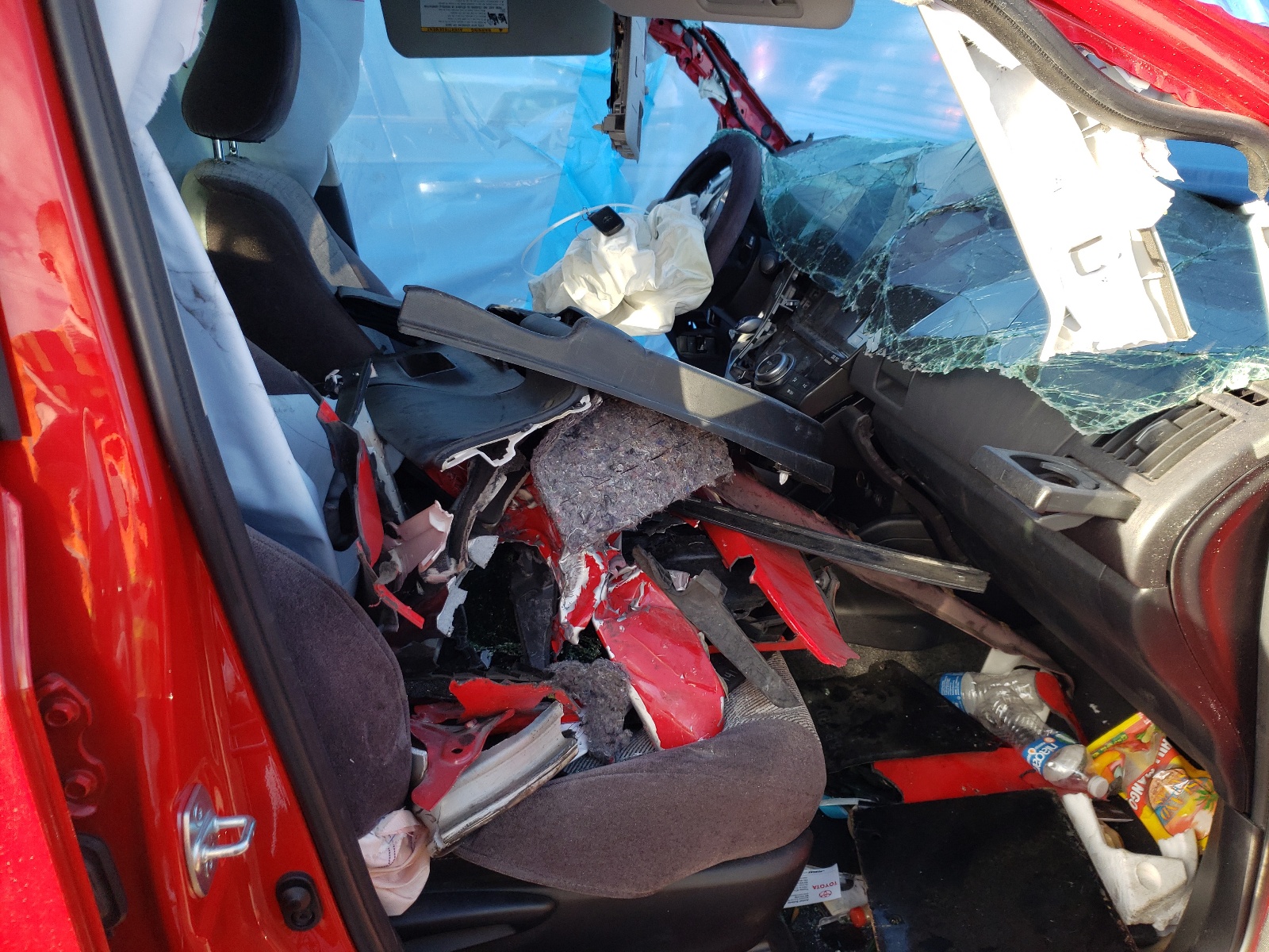 Photo 5 from auction – 2017 TOYOTA PRIUS V with VIN JTDZN3EU0HJ059917