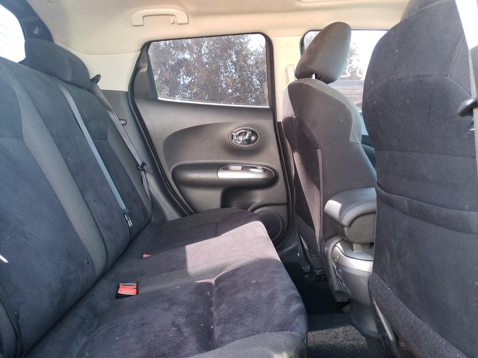 Photo 6 from auction – 2013 NISSAN JUKE S with VIN JN8AF5MR9DT213224
