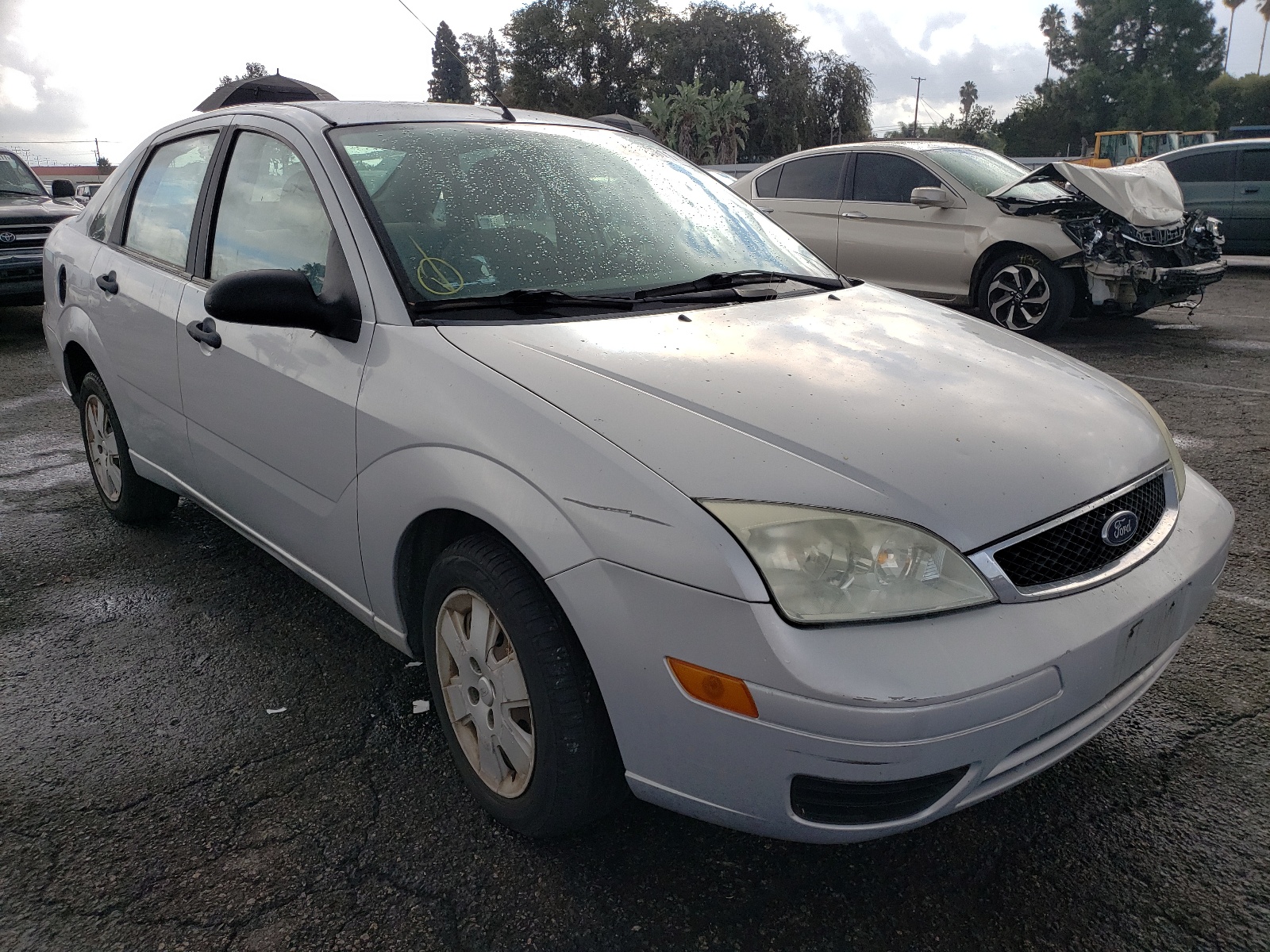 Photo 1 from auction – 2007 FORD FOCUS ZX4 with VIN 1FAFP34N57W225928