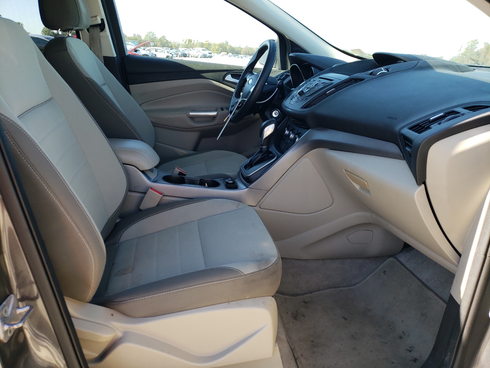 Photo 5 from auction – 2014 FORD ESCAPE SE with VIN 1FMCU0GX3EUB81434