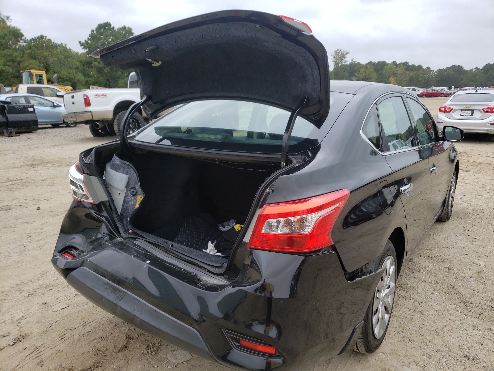 Photo 4 from auction – 2016 NISSAN SENTRA S with VIN 3N1AB7AP5GL676561