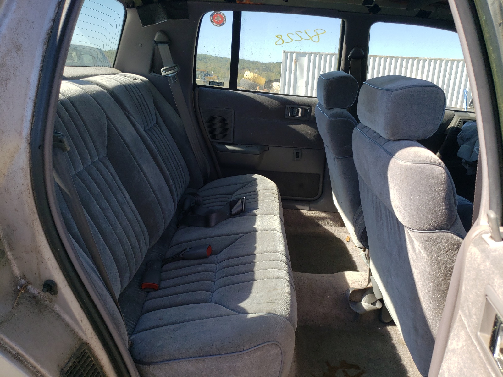 Photo 6 from auction – 1992 DODGE SPIRIT with VIN 1B3XA5636NF145916