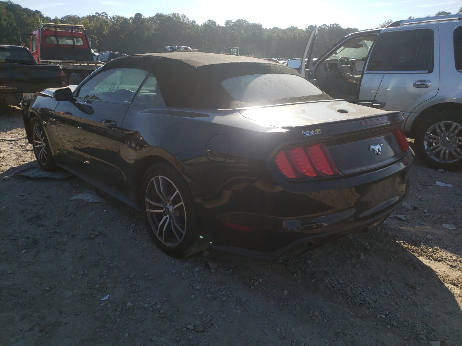 Photo 3 from auction – 2015 FORD MUSTANG with VIN 1FATP8UH3F5404418