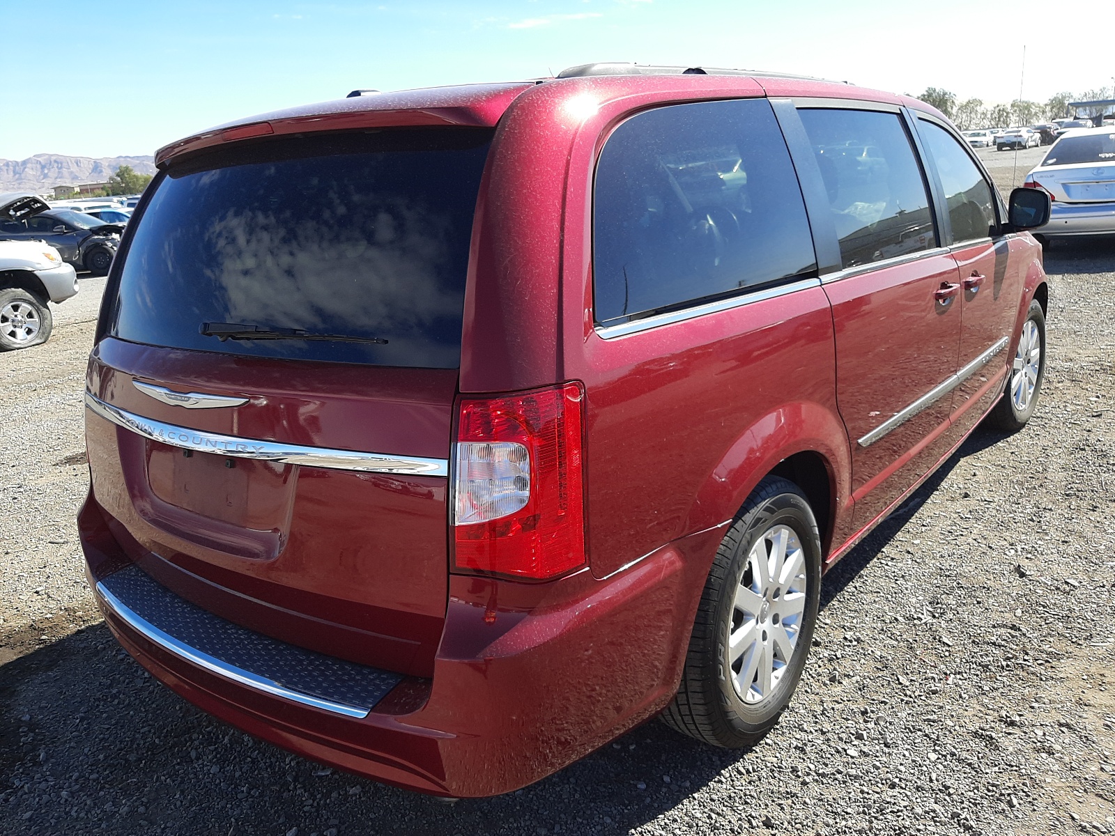 Photo 4 from auction – 2014 CHRYSLER TOWN & COU with VIN 2C4RC1BG6ER421572