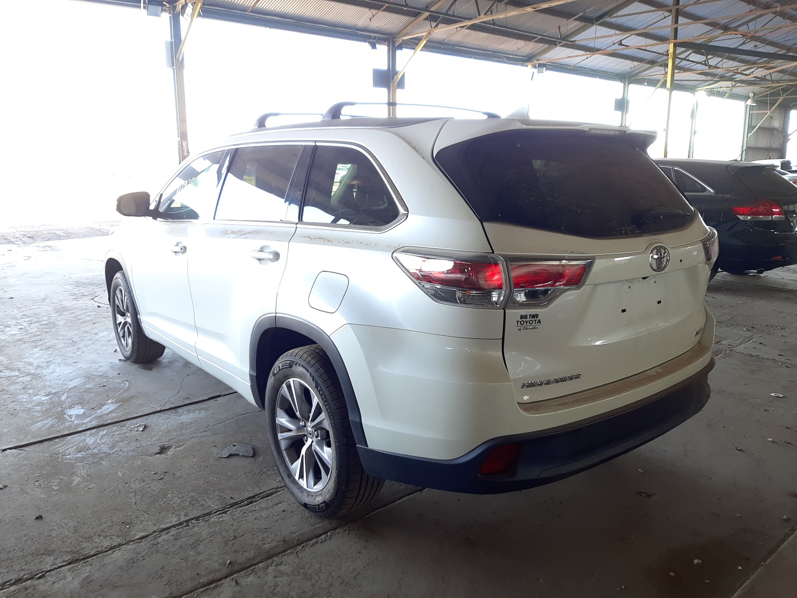 صورة رقم 3 من المزاد - 2015 TOYOTA HIGHLANDER مع VIN 5TDKKRFH6FS119231
