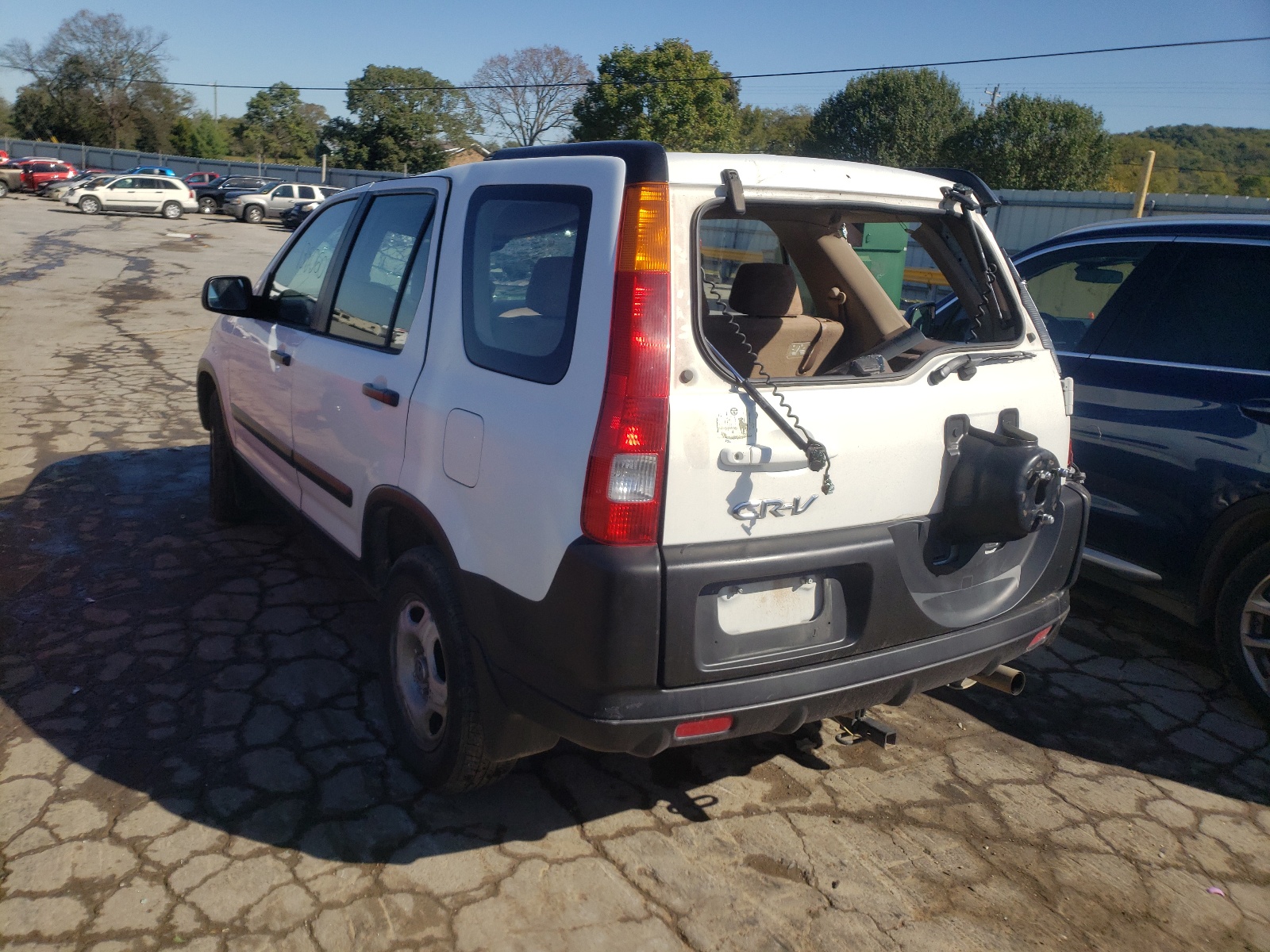 Photo 3 from auction – 2002 HONDA CR-V LX with VIN JHLRD68452C005608