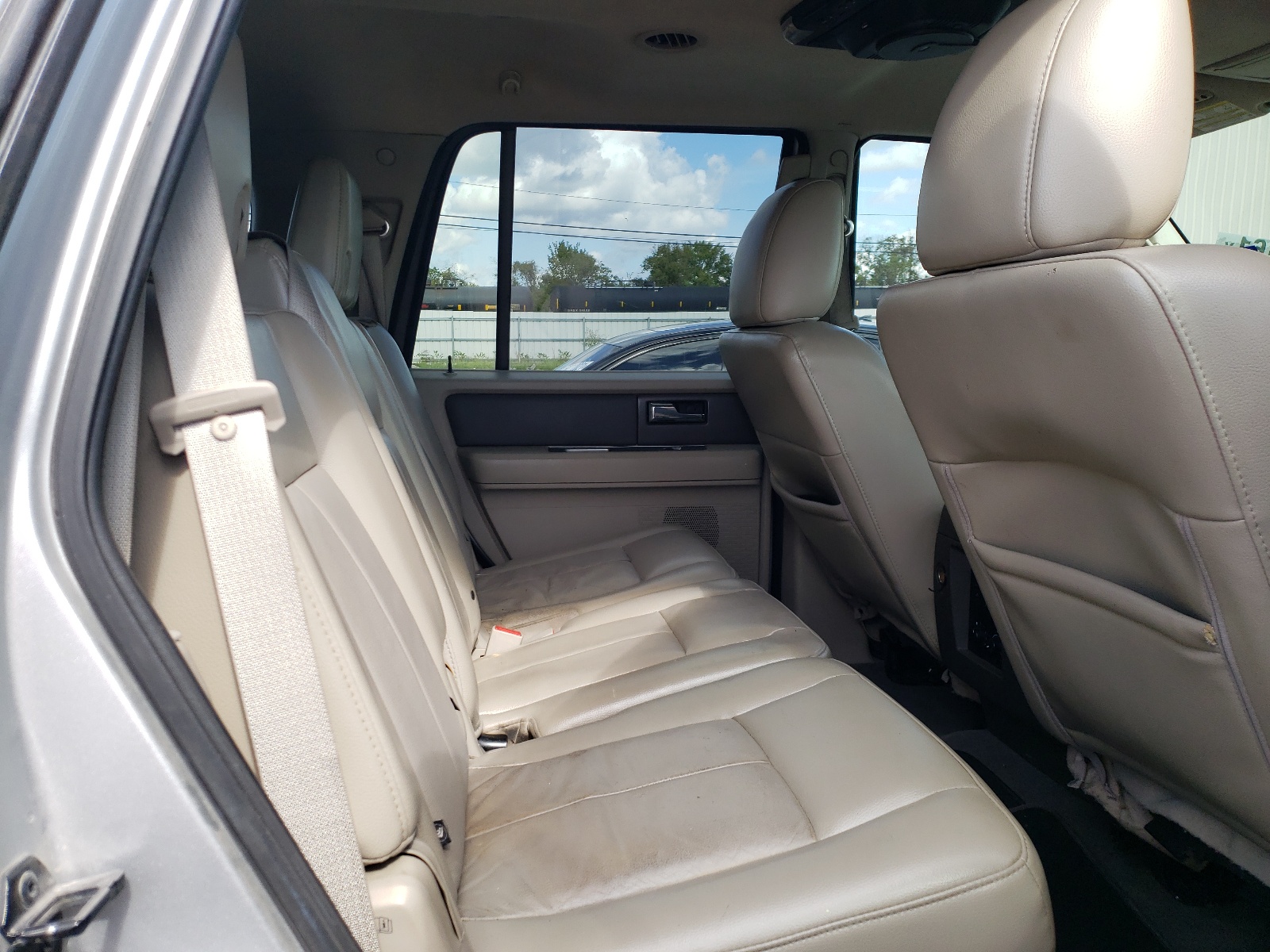 Photo 6 from auction – 2013 FORD EXPEDITION with VIN 1FMJU1H57DEF51545