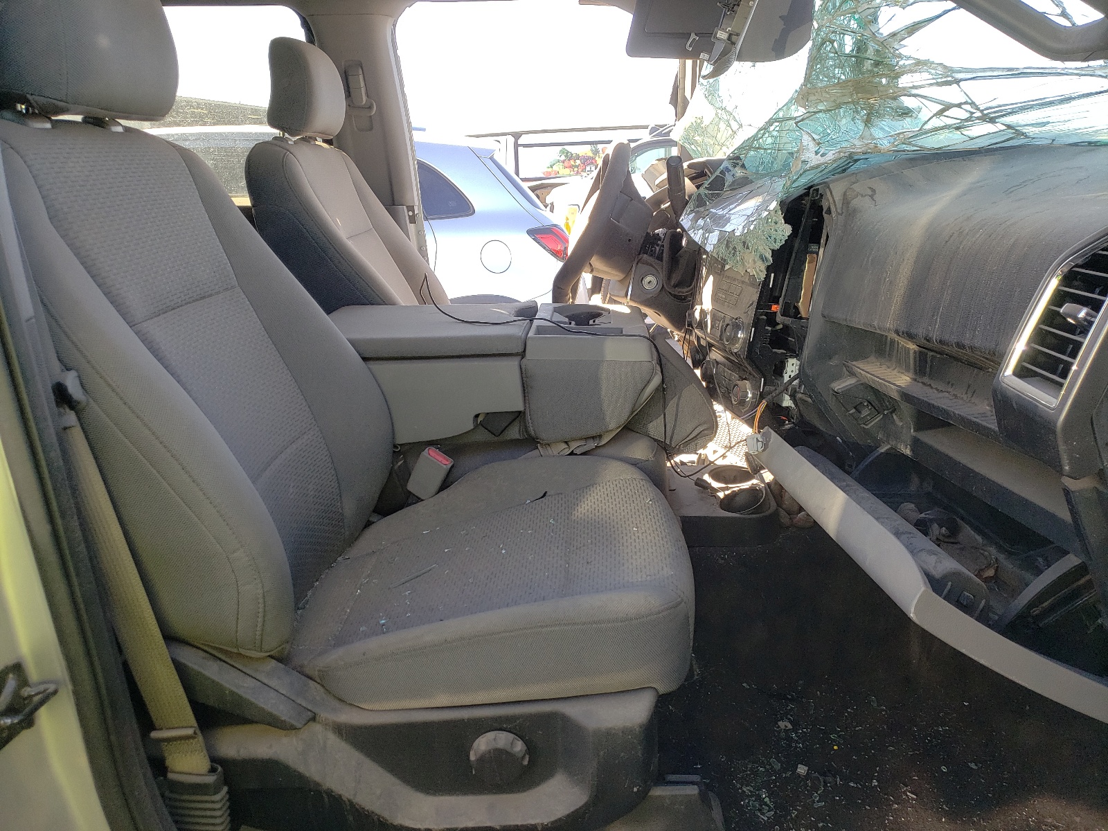 Photo 5 from auction – 2016 FORD F150 SUPER with VIN 1FTEW1EG1GFD37929