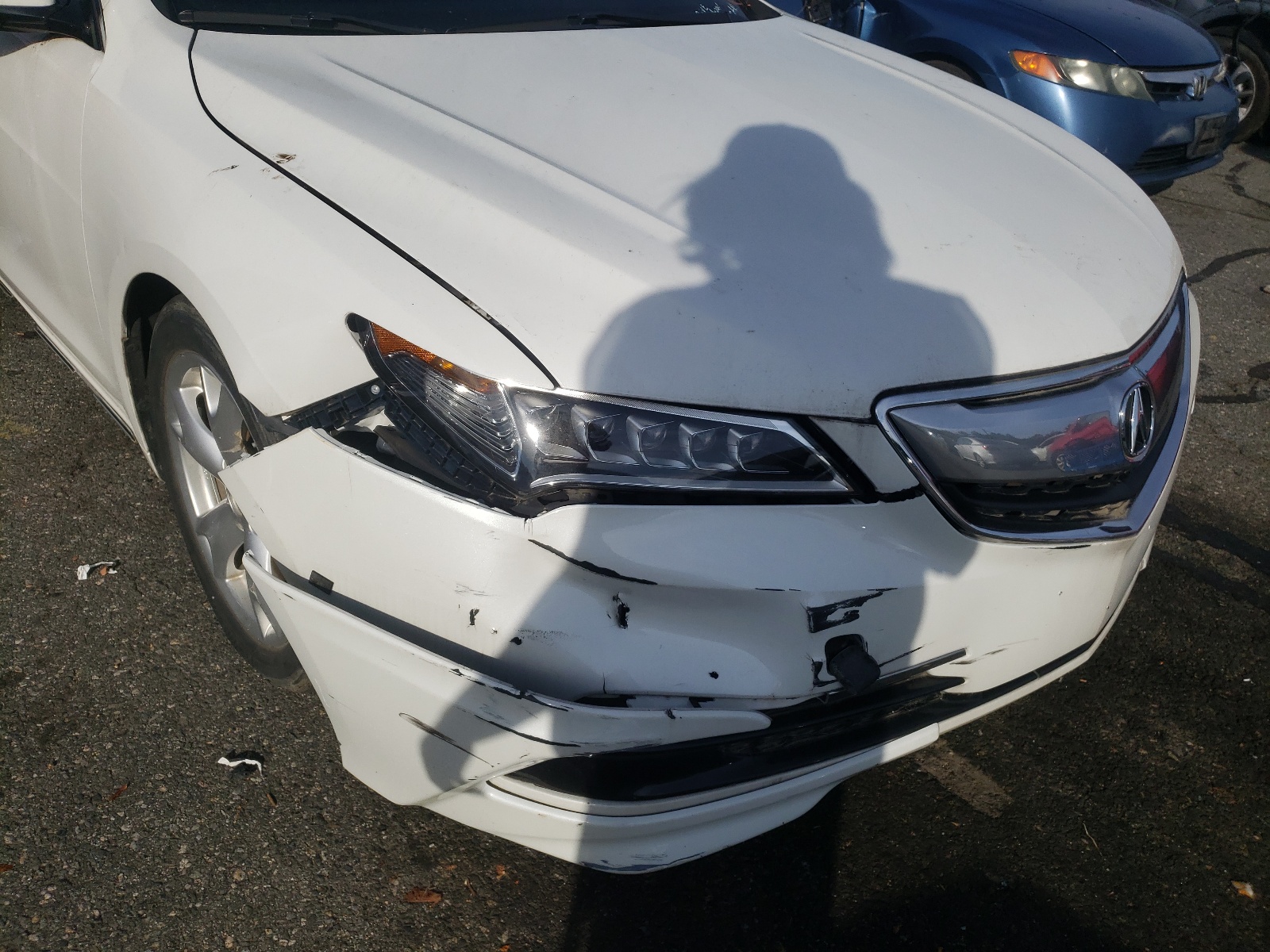 Photo 9 from auction – 2017 ACURA TLX with VIN 19UUB1F32HA010961