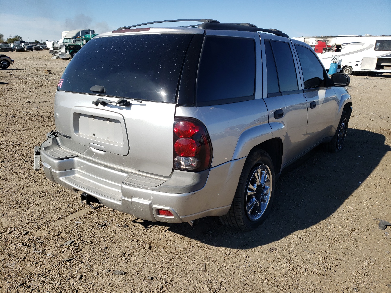 Photo 4 from auction – 2004 CHEVROLET TRAILBLAZE with VIN 1GNDS13S542234585
