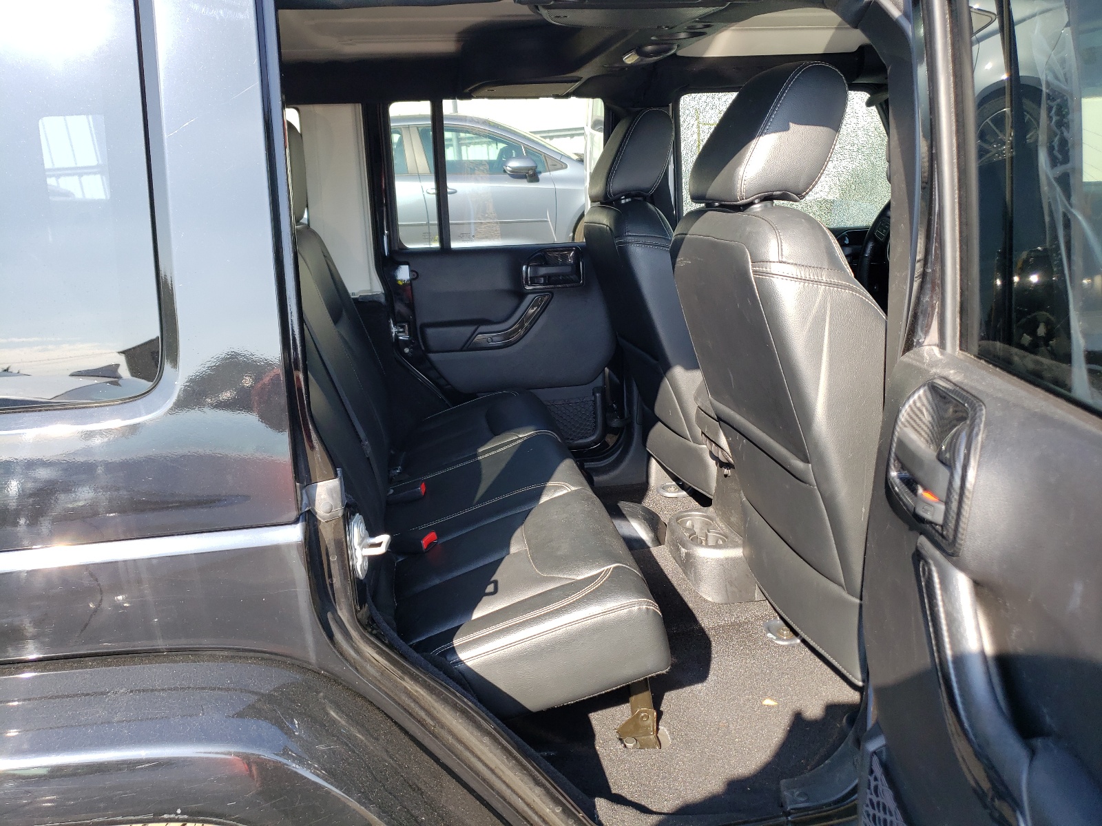 Zdjęcie 6 z aukcji – 2015 JEEP WRANGLER U z VIN 1C4BJWEG3FL557507