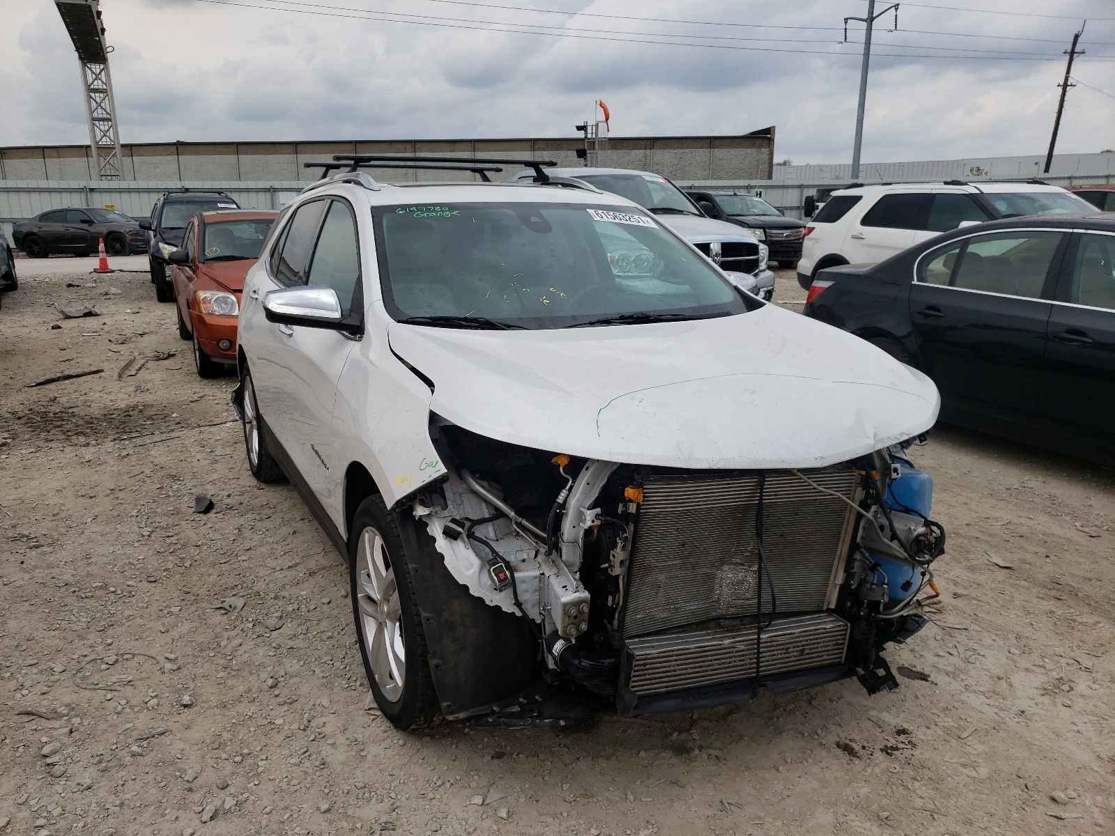 CHEVROLET EQUINOX PR 2018 with VIN 2GNAXWEX3J6140942 - Photo from auction