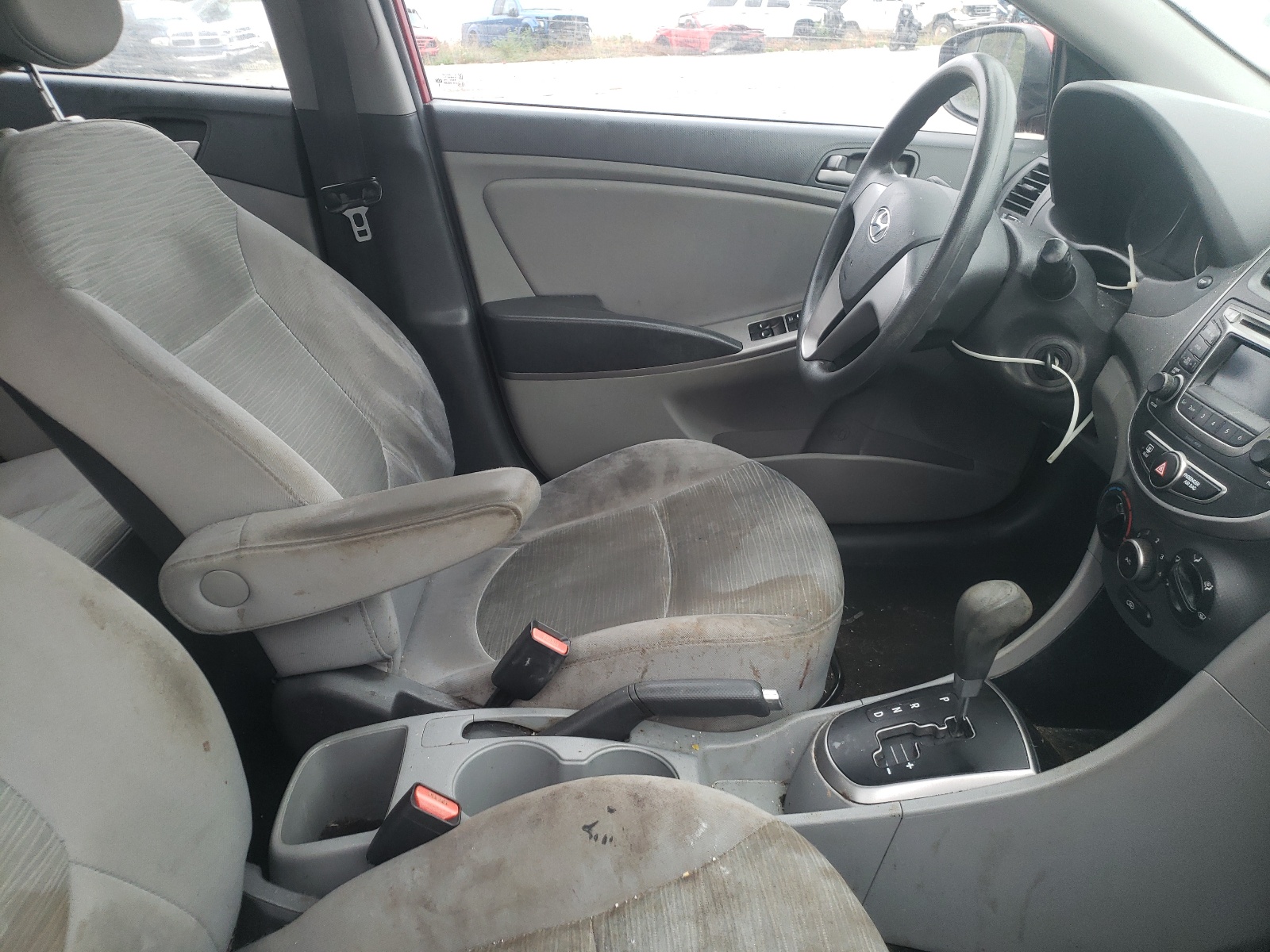 Photo 5 from auction – 2015 HYUNDAI ACCENT GLS with VIN KMHCT4AE2FU817652