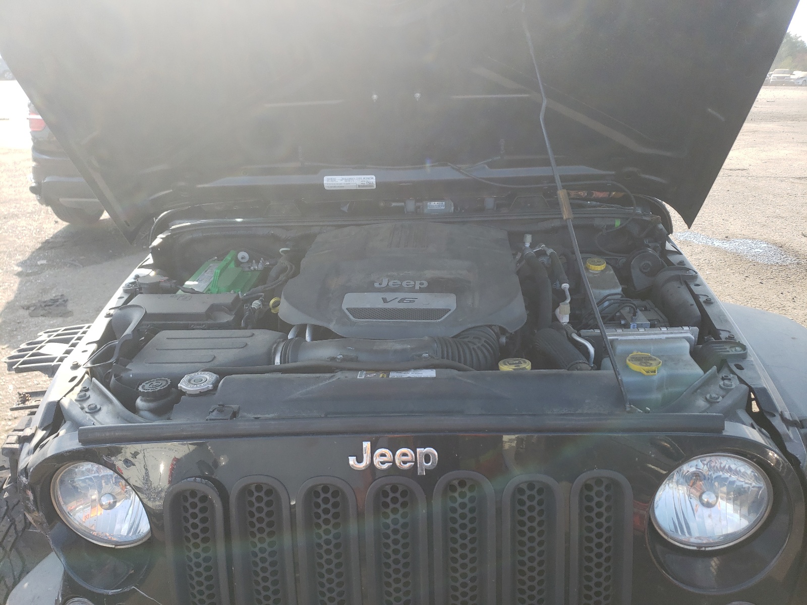 Photo 7 from auction – 2015 JEEP WRANGLER U with VIN 1C4BJWDG0FL682725