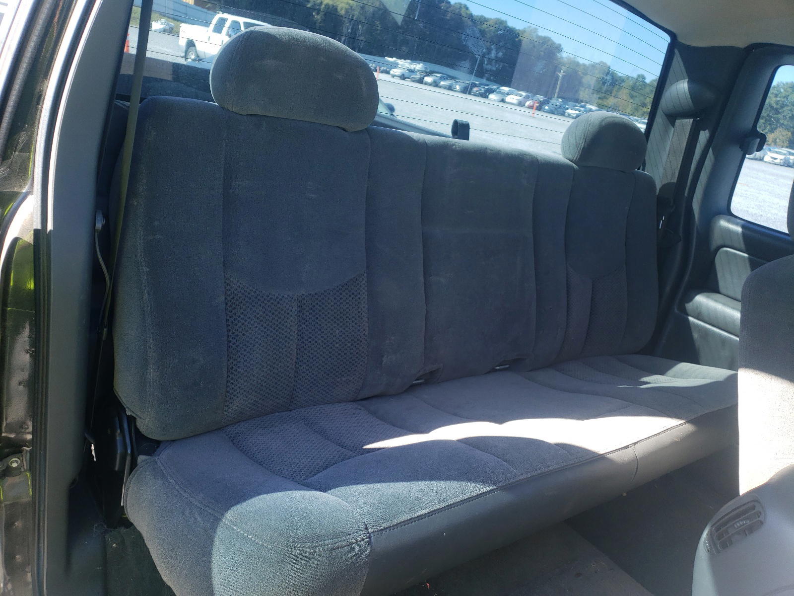 Photo 6 from auction – 2004 CHEVROLET SILVERADO with VIN 1GCEC19V24Z122636