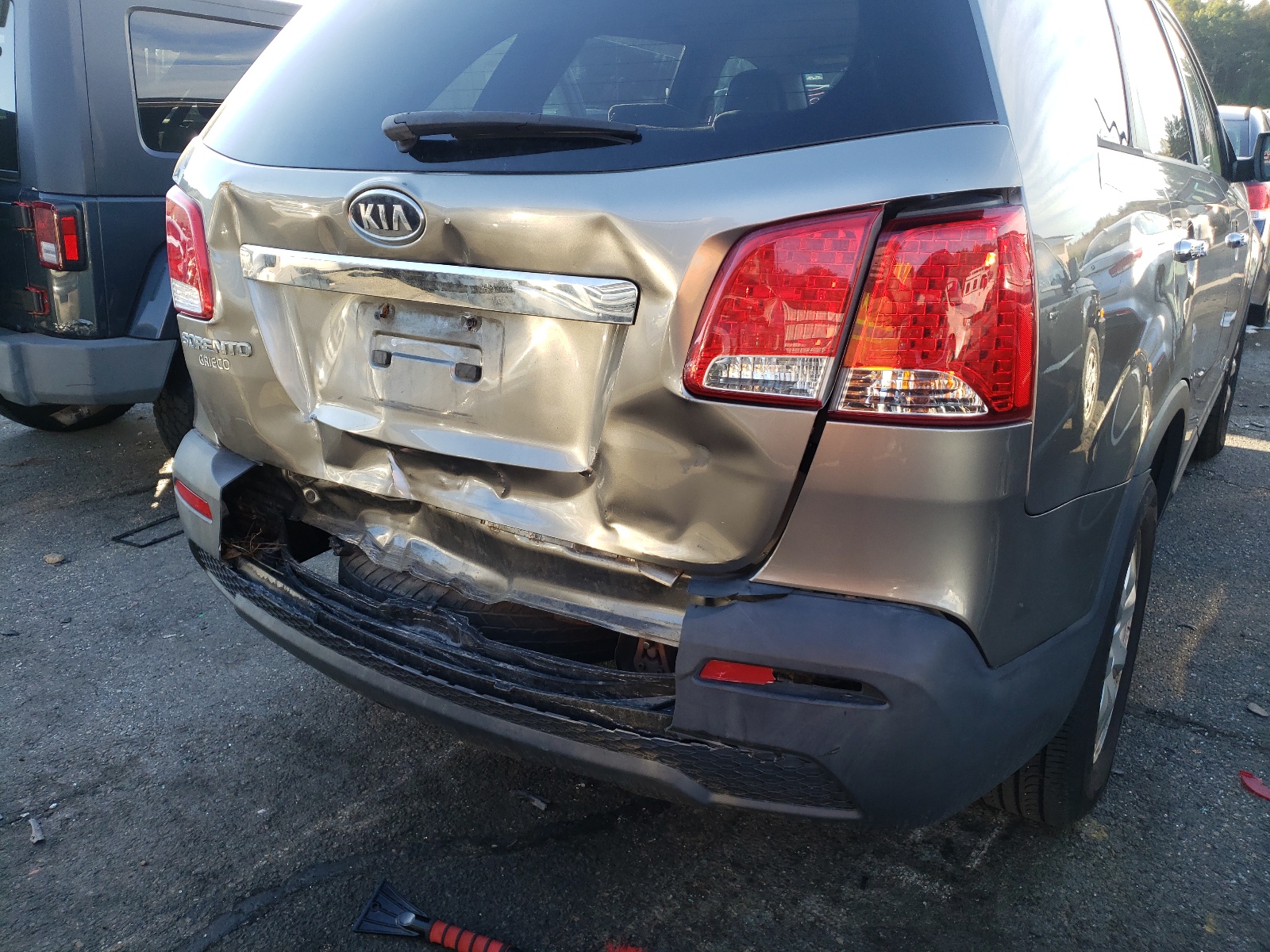 Photo 9 from auction – 2011 KIA SORENTO BA with VIN 5XYKTCA12BG018828