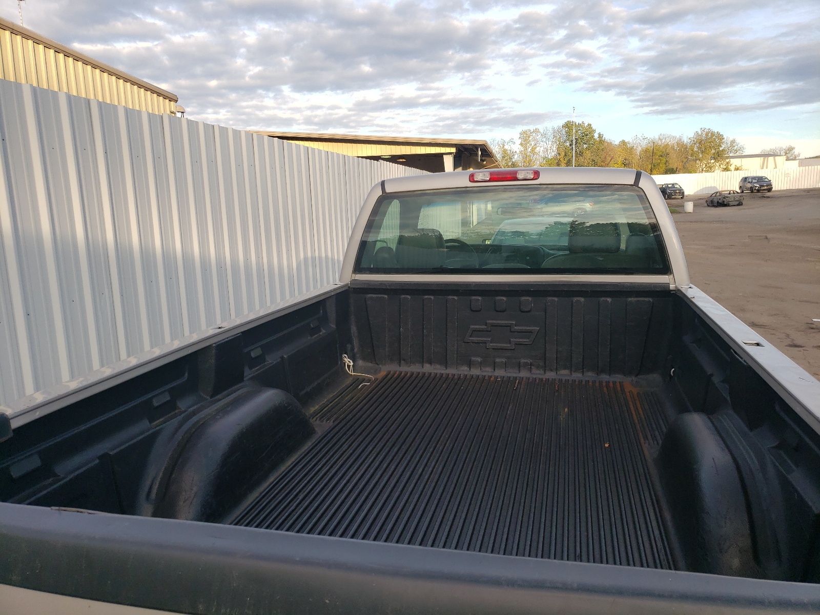 Photo 6 from auction – 2005 CHEVROLET SILVERADO with VIN 1GCHK24U15E177494