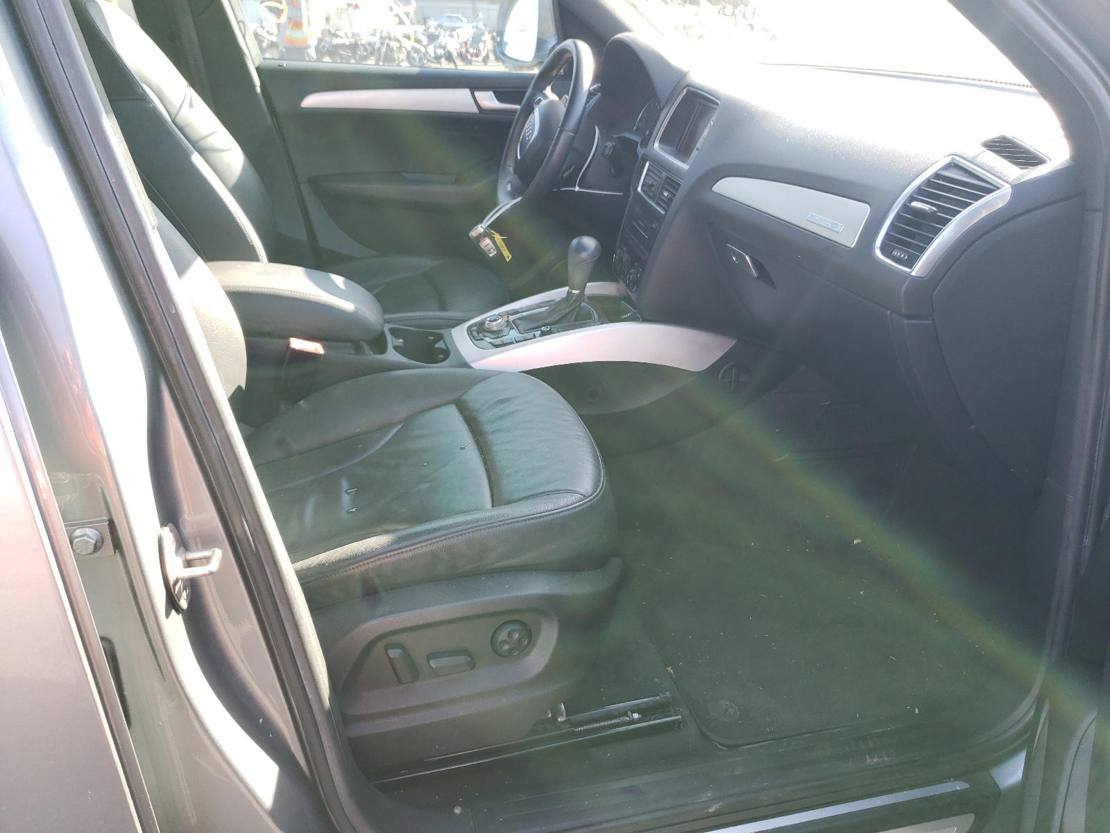 Photo 5 from auction – 2010 AUDI Q5 PREMIUM with VIN WA1MKAFP0AA104693