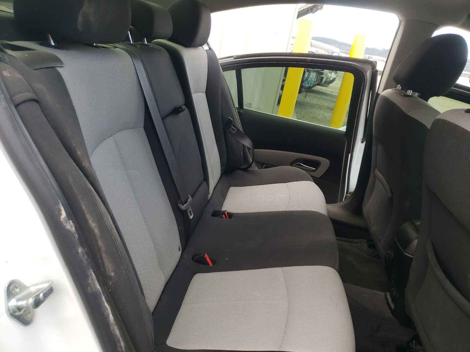Photo 6 from auction – 2011 CHEVROLET CRUZE LS with VIN 1G1PC5SH2B7152693