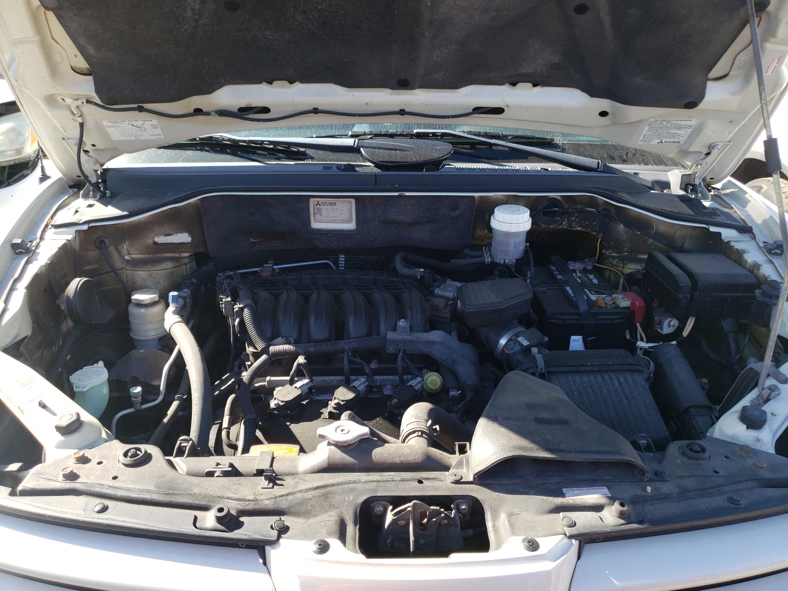 Photo 7 from auction – 2004 MITSUBISHI ENDEAVOR X with VIN 4A4MN31SX4E075083