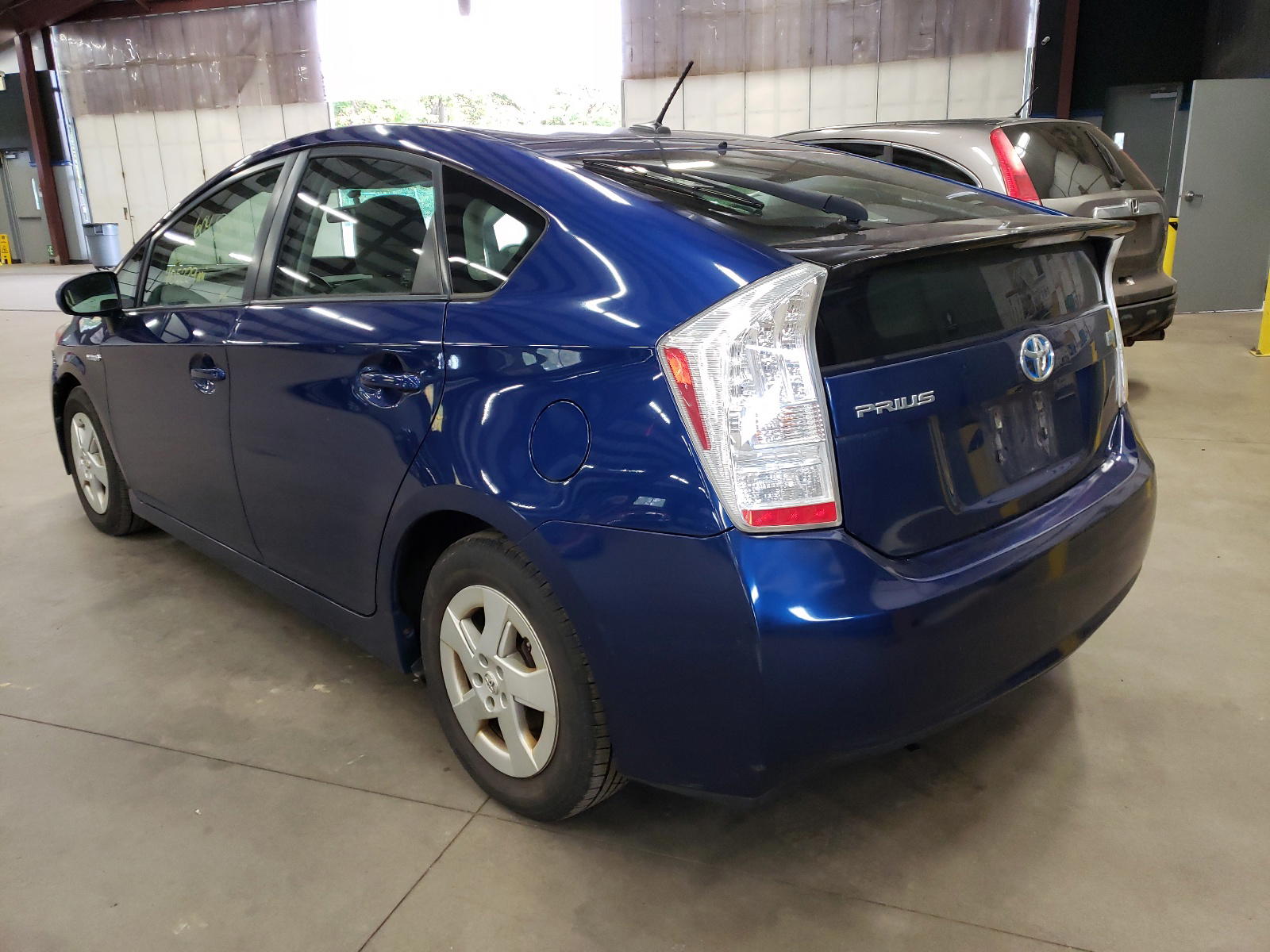Photo 3 from auction – 2011 TOYOTA PRIUS with VIN JTDKN3DU3A5199784