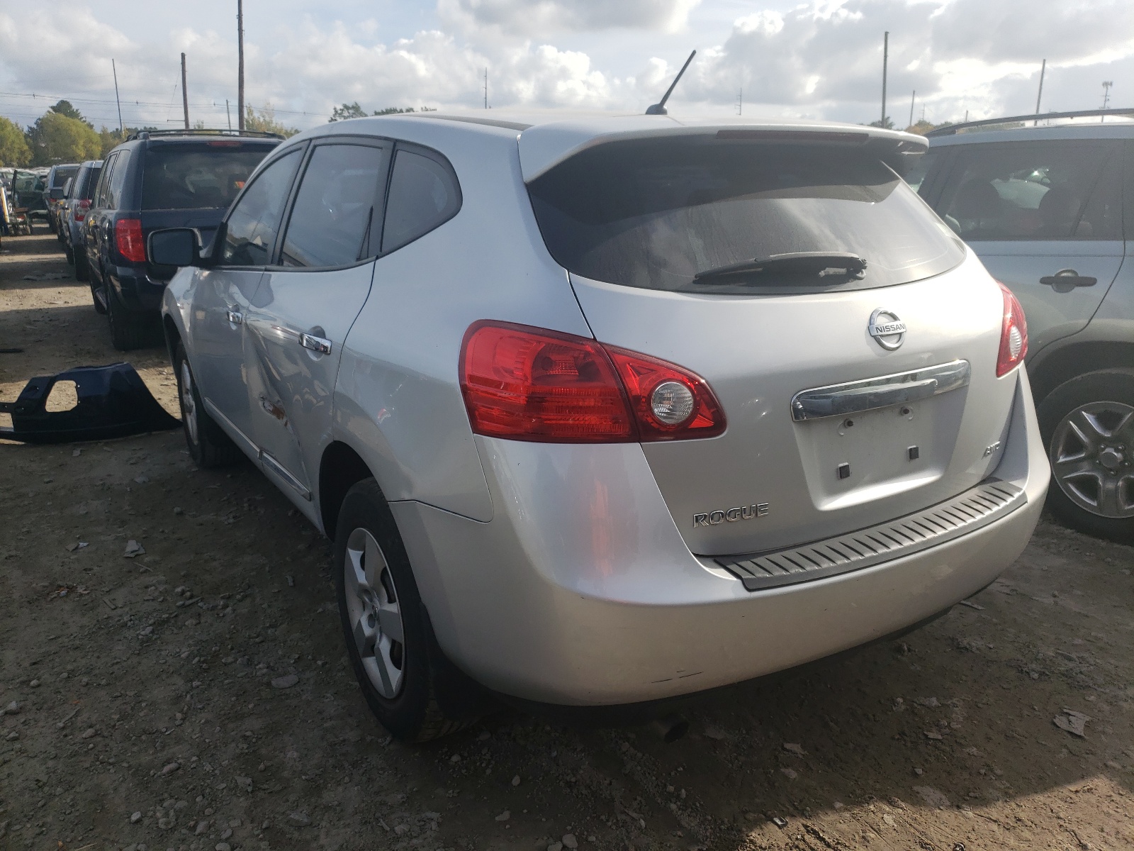 Photo 3 from auction – 2011 NISSAN ROGUE S with VIN JN8AS5MV7BW661854
