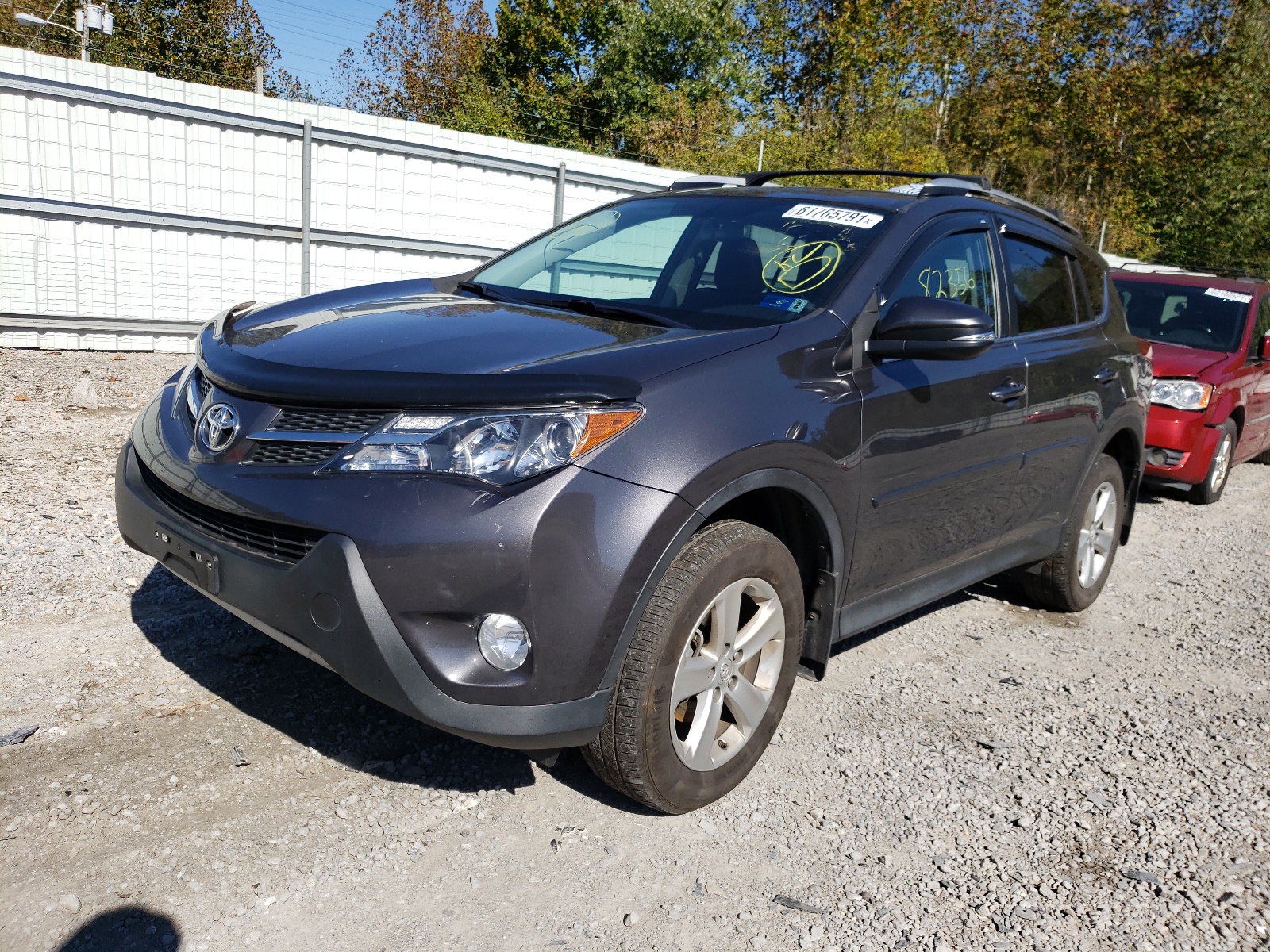 Photo 2 from auction – 2013 TOYOTA RAV4 XLE with VIN 2T3WFREV7DW060912