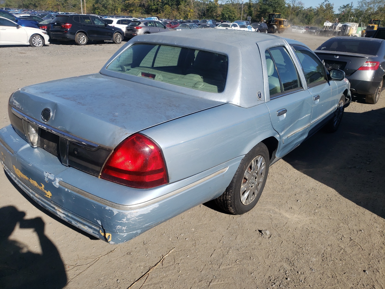 Photo 4 from auction – 2007 MERCURY GRAND MARQ with VIN 2MEFM74W17X608187