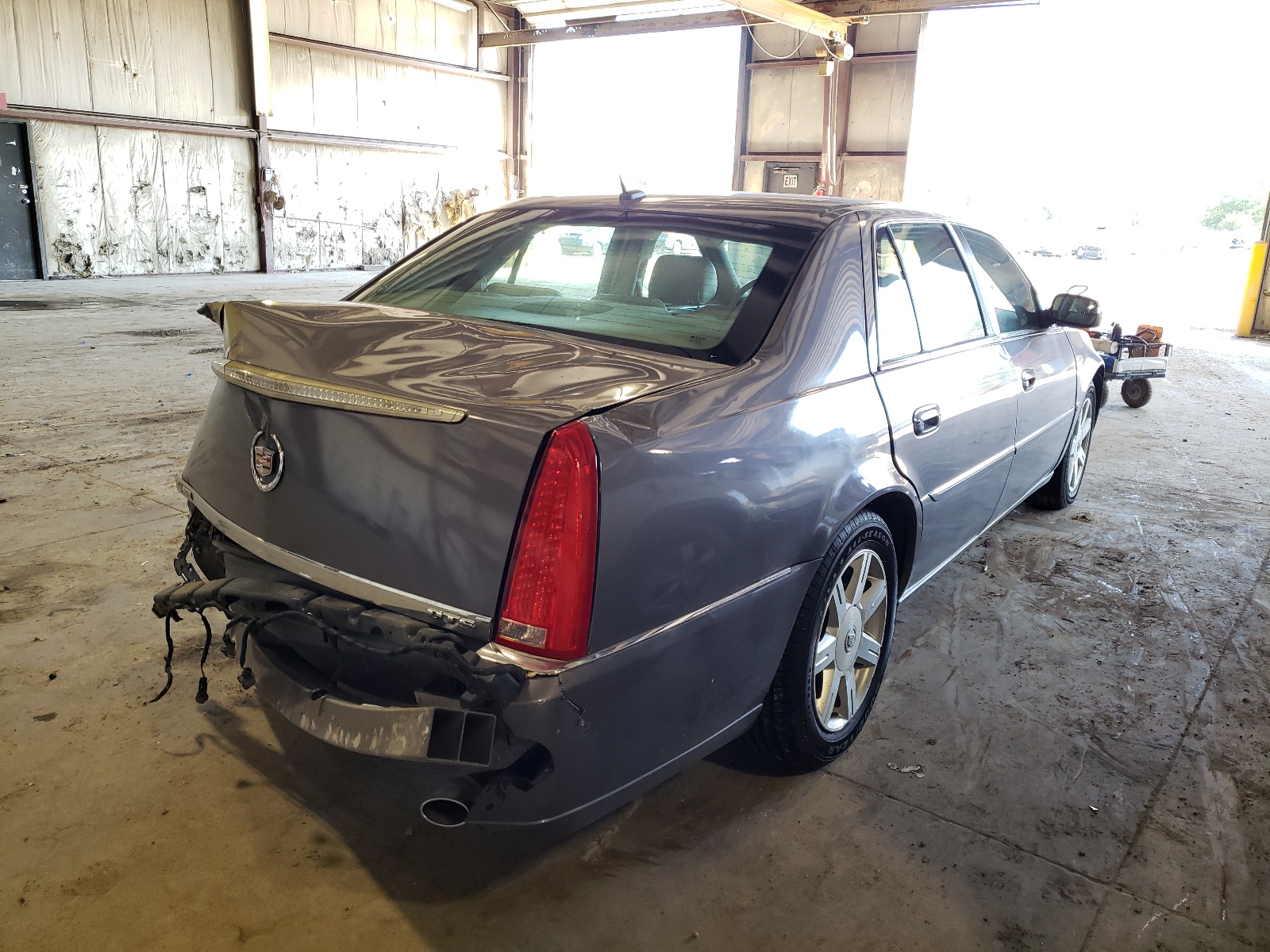 Photo 4 from auction – 2007 CADILLAC DTS with VIN 1G6KD57Y57U207351