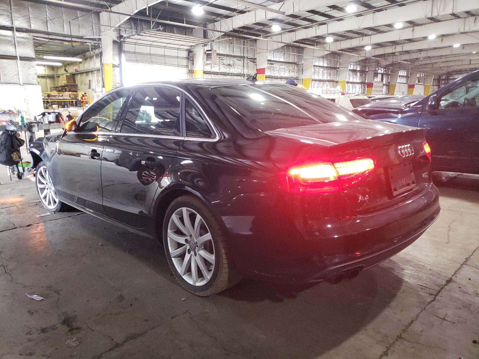 Photo 3 from auction – 2014 AUDI A4 PREMIUM with VIN WAUBFAFL3EN008700