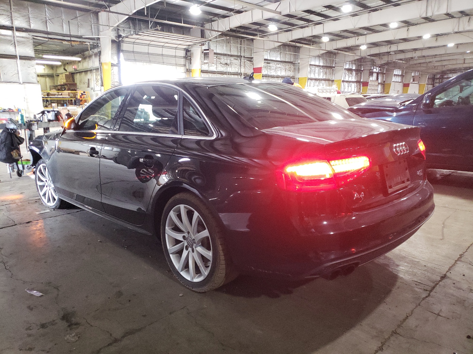 Фото 3 с аукциона – 2014 AUDI A4 PREMIUM с VIN WAUBFAFL3EN008700