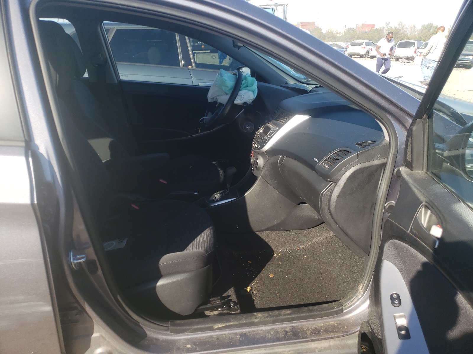 Photo 5 from auction – 2015 HYUNDAI ACCENT GS with VIN KMHCT5AE1FU216898