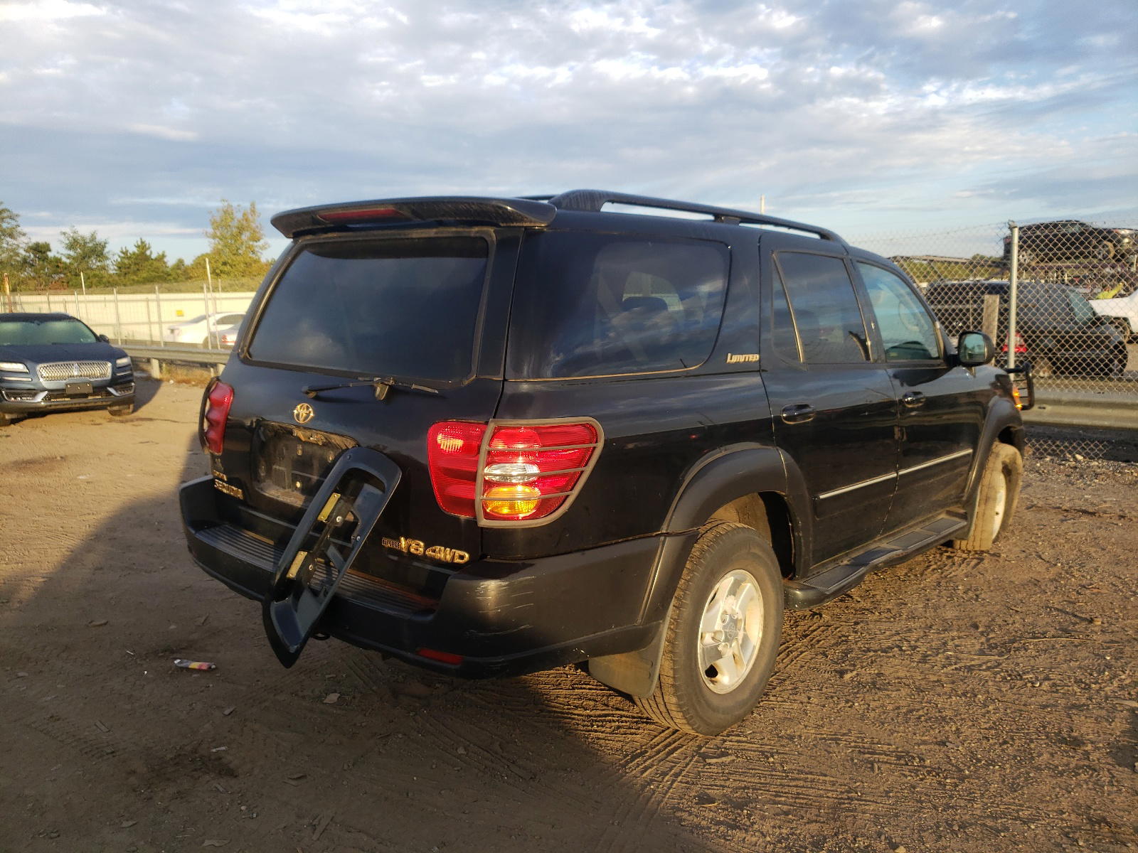 Photo 4 from auction – 2002 TOYOTA SEQUOIA LI with VIN 5TDBT48AX2S096739