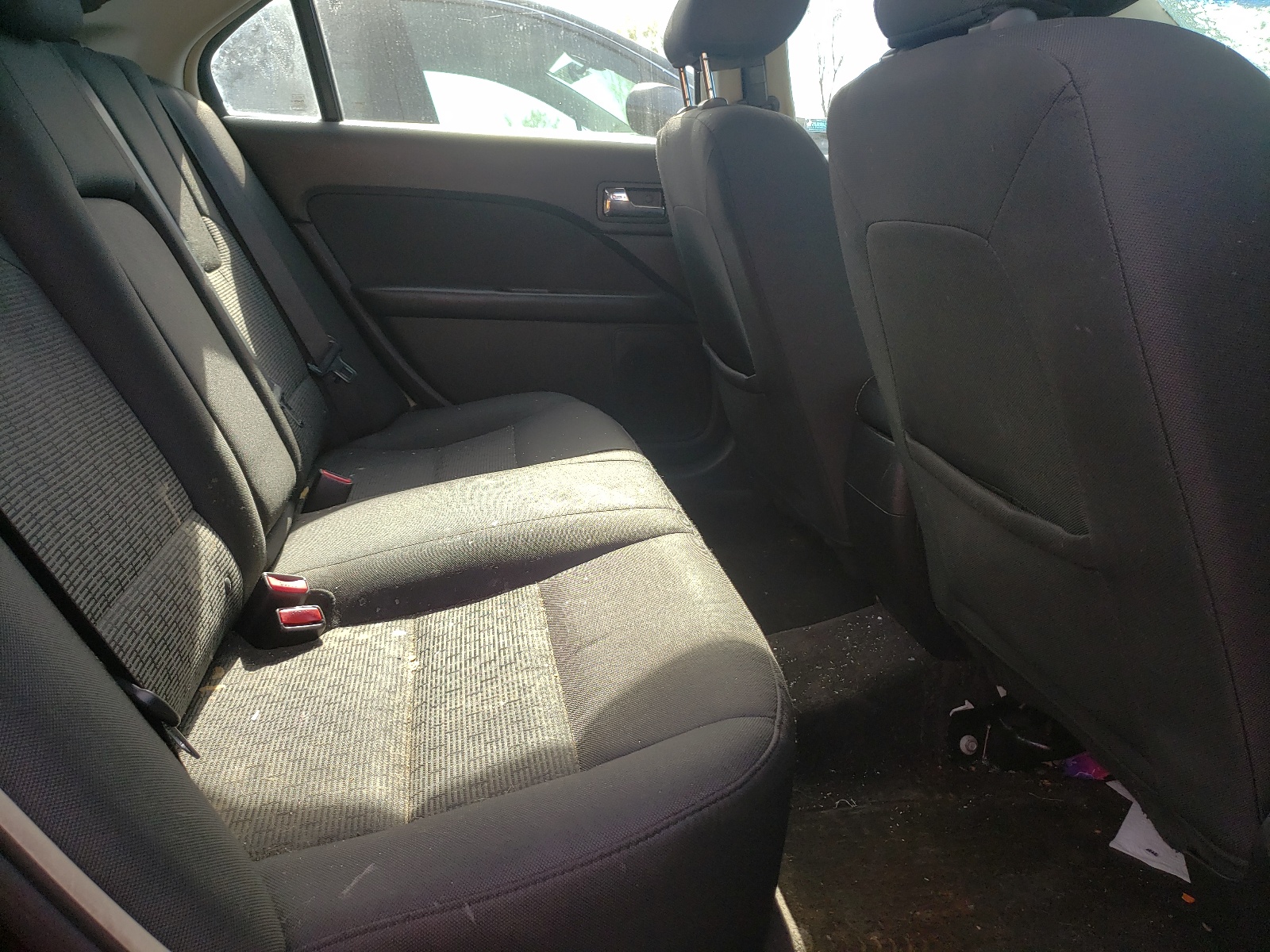 Photo 6 from auction – 2011 FORD FUSION SE with VIN 3FAHP0HA6BR219047