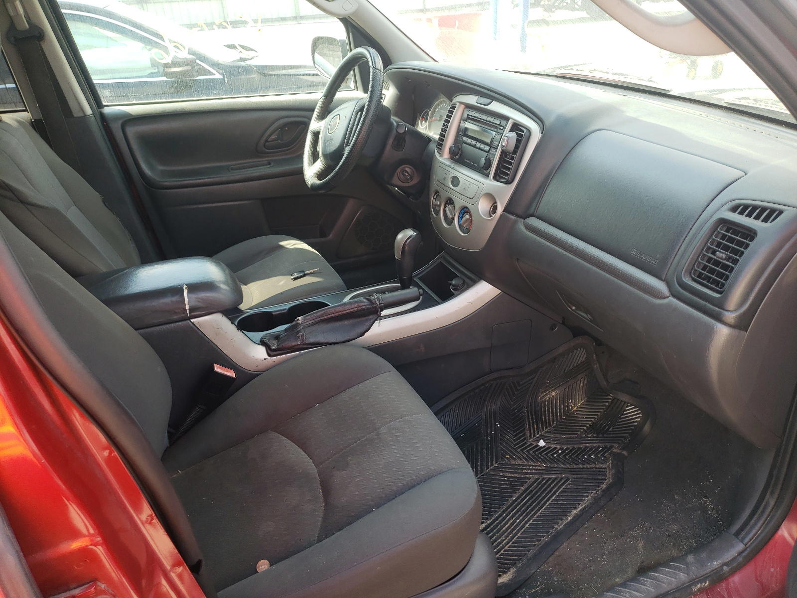 Photo 5 from auction – 2006 MAZDA TRIBUTE I with VIN 4F2YZ02Z46KM00600