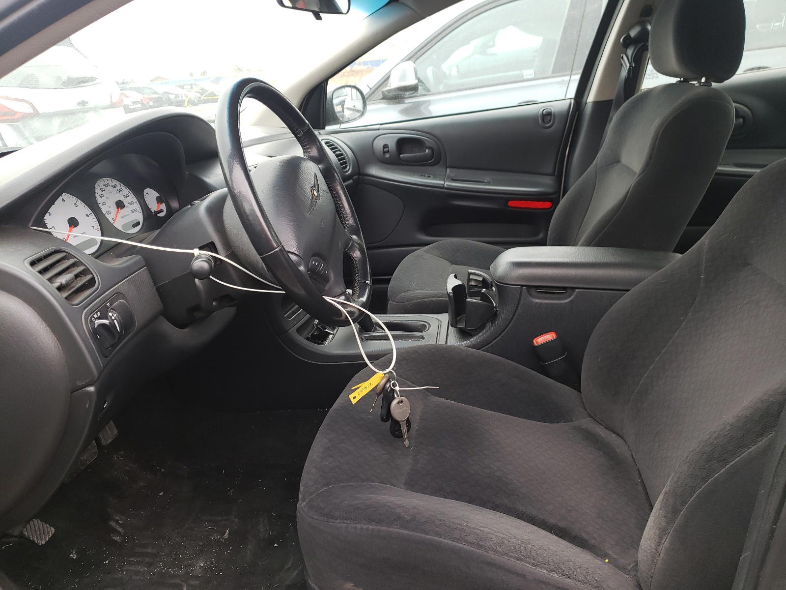 Photo 5 from auction – 2002 CHRYSLER INTREPID S with VIN 2C3HH46R12H242324