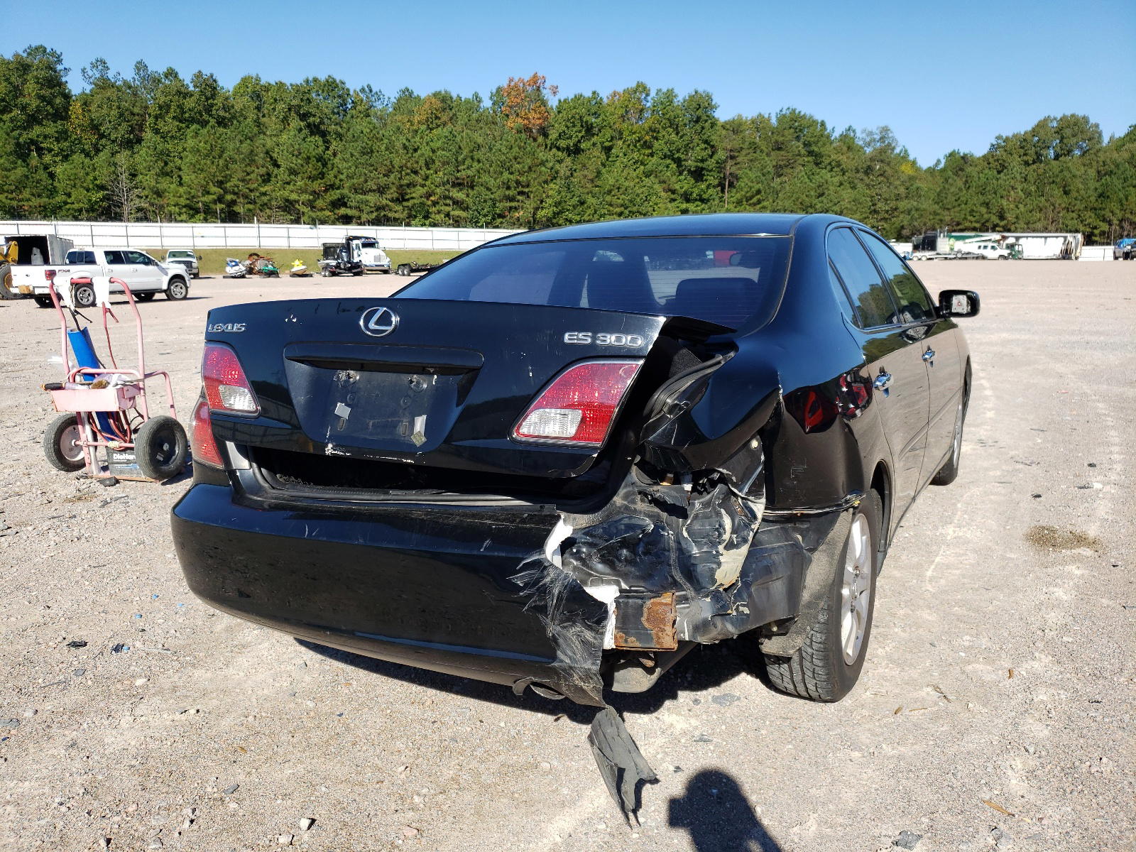 Photo 4 from auction – 2003 LEXUS ES300 with VIN JTHBF30G725006727
