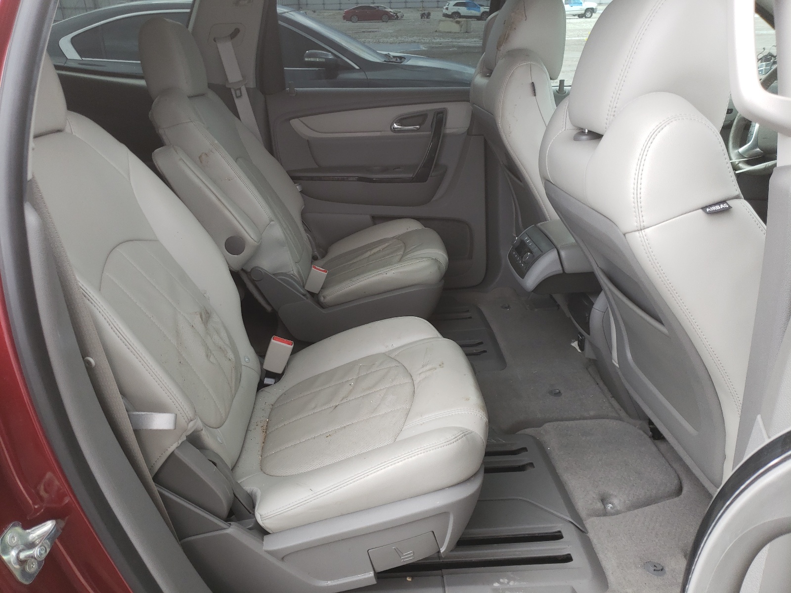 Photo 6 from auction – 2016 CHEVROLET TRAVERSE L with VIN 1GNKVJKDXGJ229670