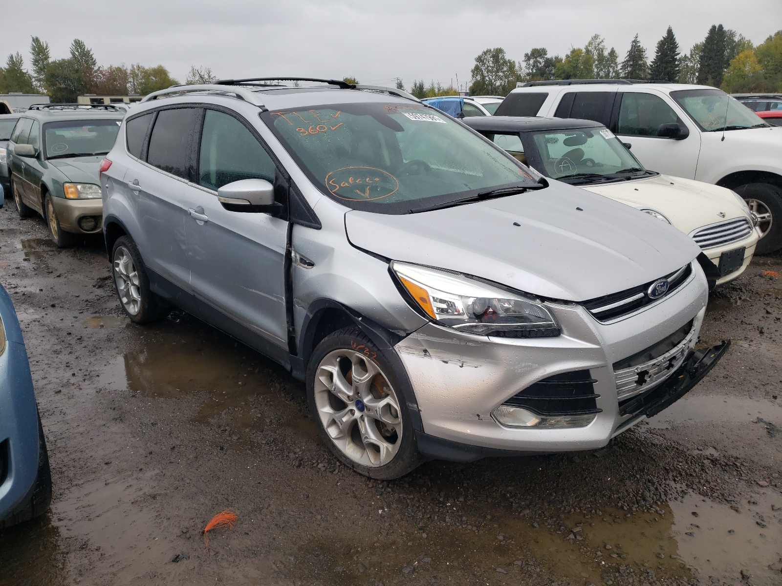 FORD ESCAPE TIT 2013 مع رقم تعريف المركبة 1FMCU9J94DUC86898 - صورة من المزاد