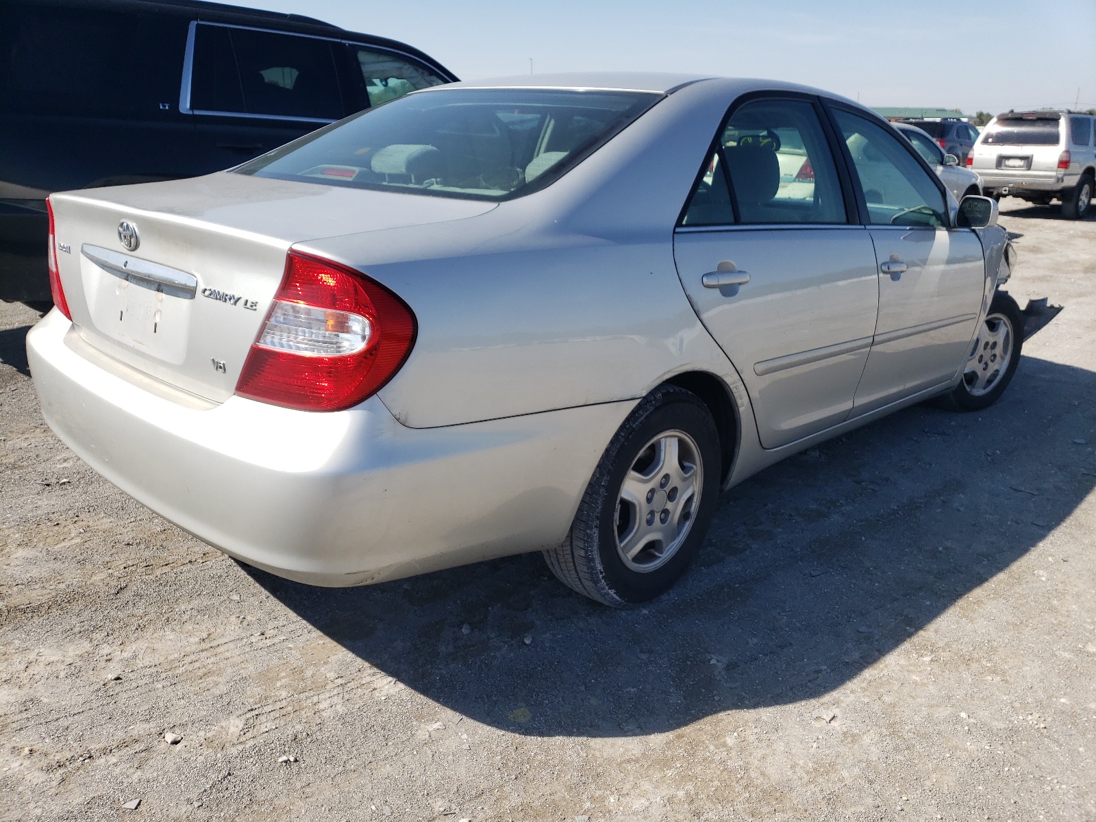 Photo 4 from auction – 2002 TOYOTA CAMRY LE with VIN 4T1BF30K72U539300