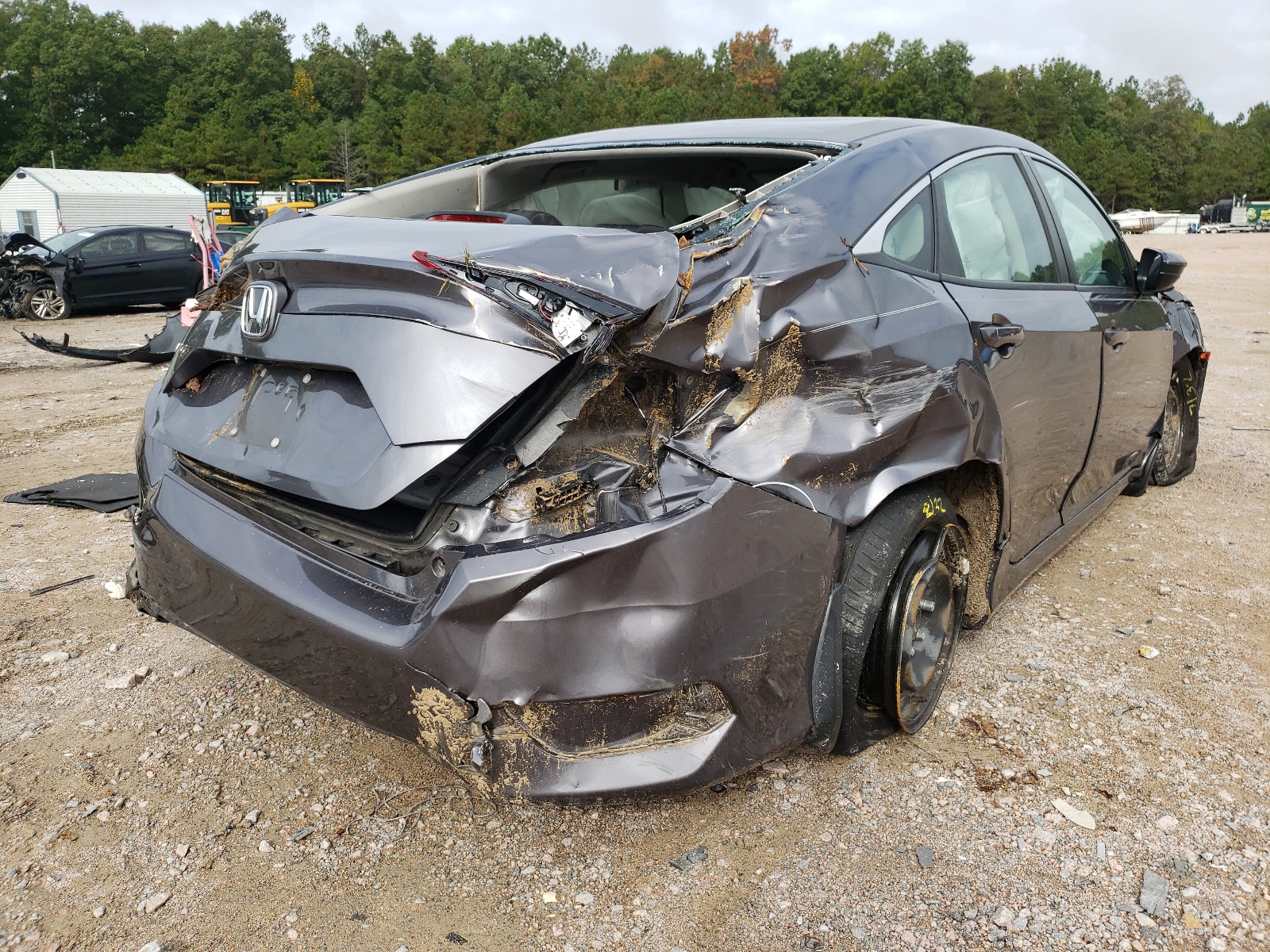 Photo 4 from auction – 2017 HONDA CIVIC LX with VIN 2HGFC2F51HH553149