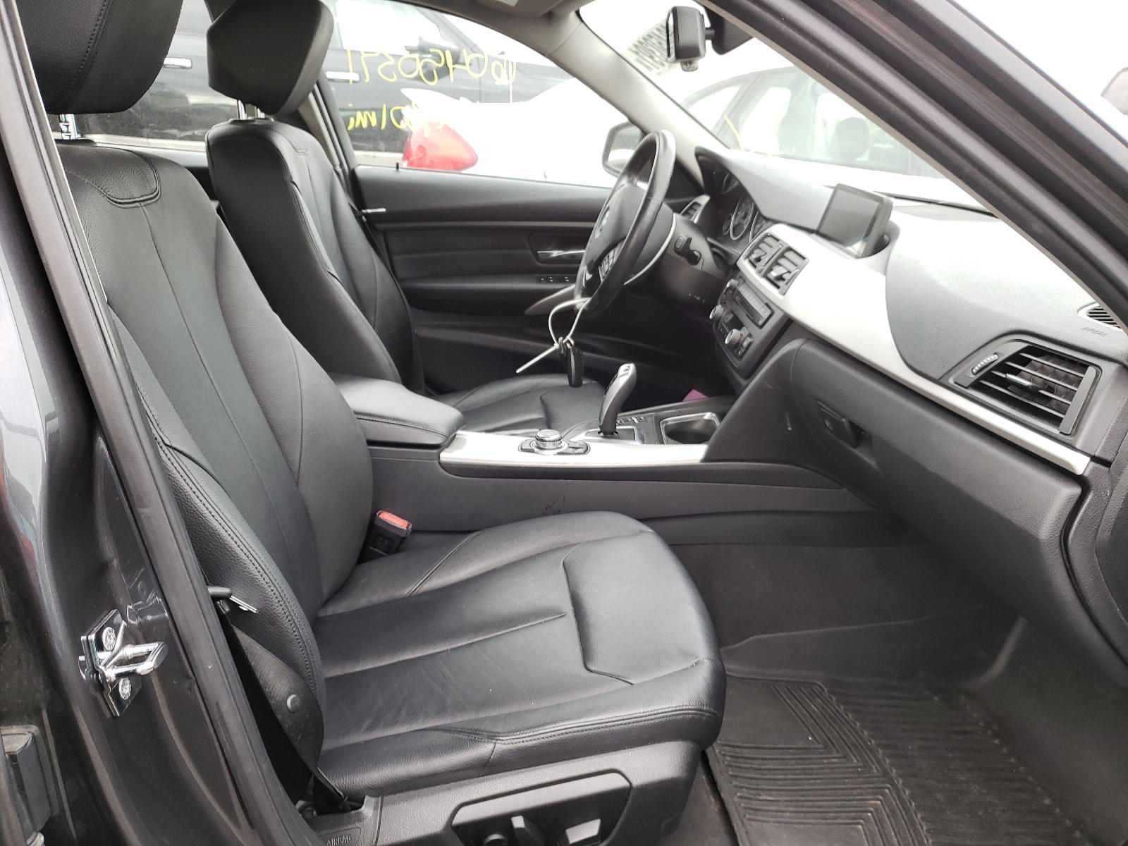 Photo 5 from auction – 2012 BMW 328 I SULE with VIN WBA3C1C59CF430657
