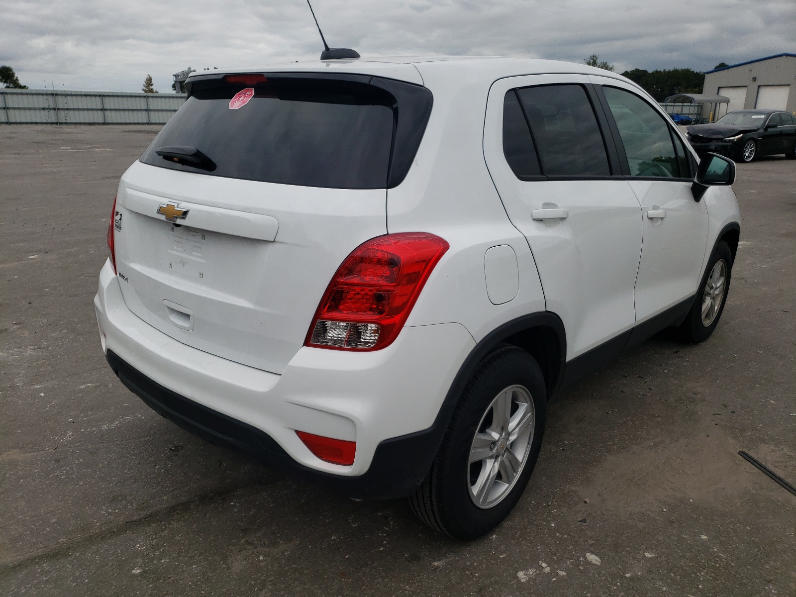 Photo 4 from auction – 2021 CHEVROLET TRAX LS with VIN KL7CJKSB1MB332699